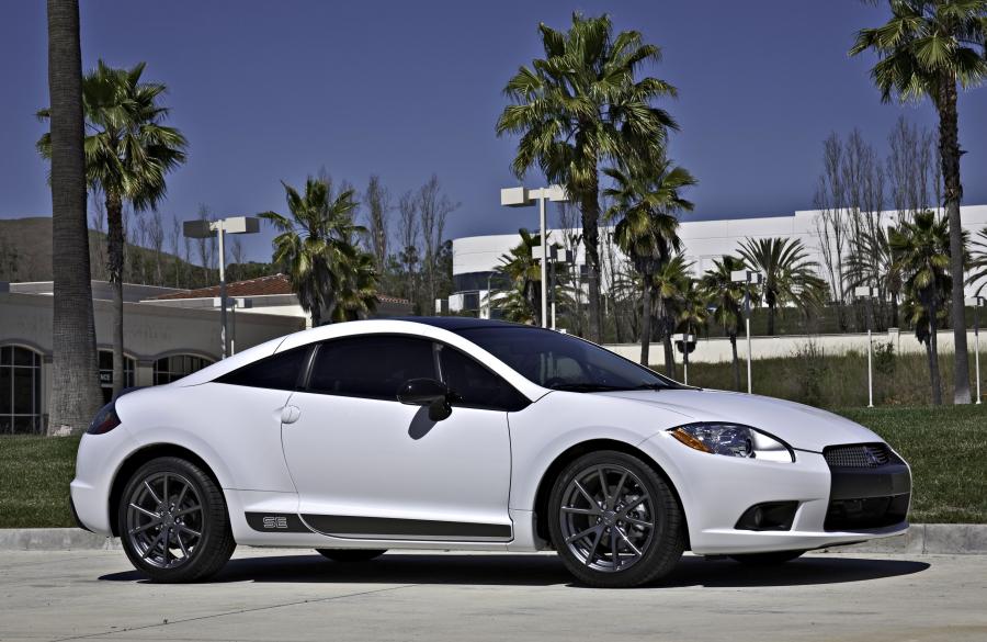  Mitsubishi Eclipse SE 2012 года  (фото 4 из 6)